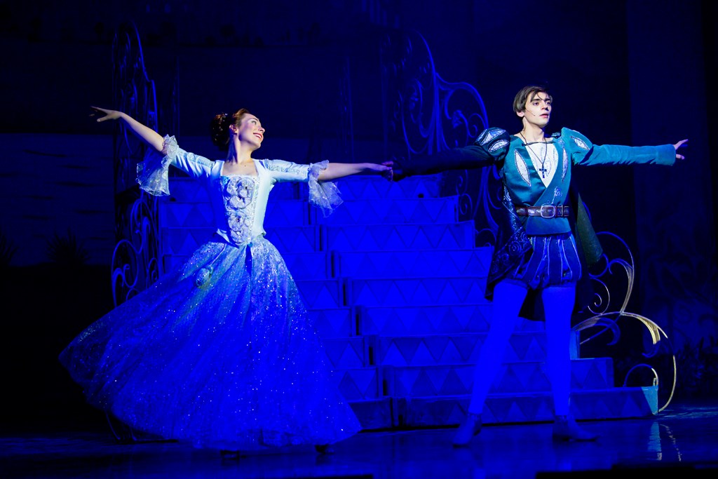 О. Белохвостова, А. Фролов -