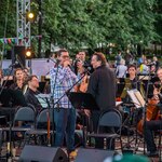 Выступление артистов в рамках фестиваля Театральный бульвар