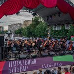 Выступление артистов в рамках фестиваля Театральный бульвар