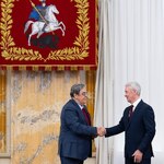 Мэр Москвы Сергей Собянин наградил народных артистов России Герарда Васильева и Юрия Веденеева